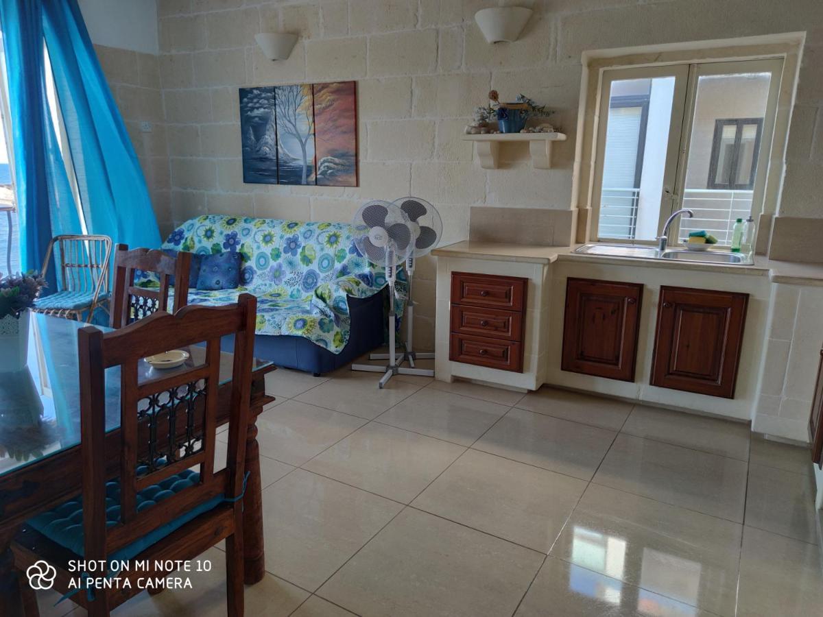 Seafront Two Bedroomed Apartment In Marsalforn Exterior photo